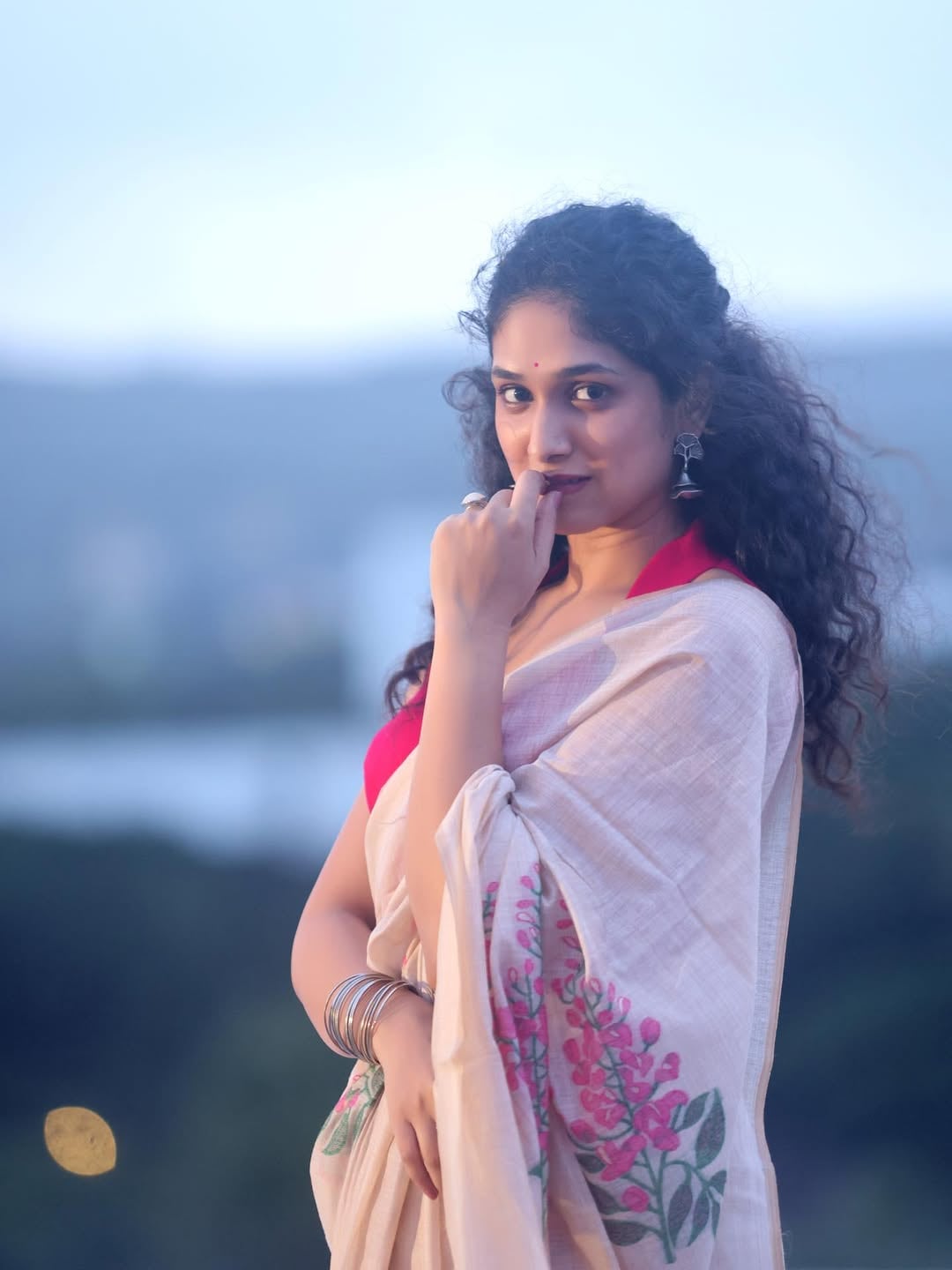 priyadarshini indalkar saree look for dashavtar movie promotions