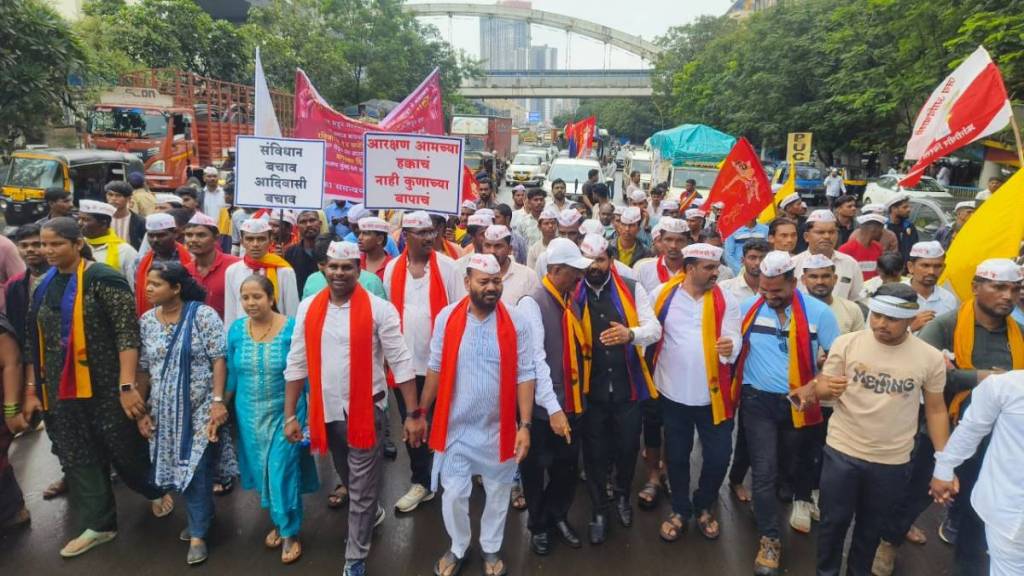 Tribals foot march news in marathi