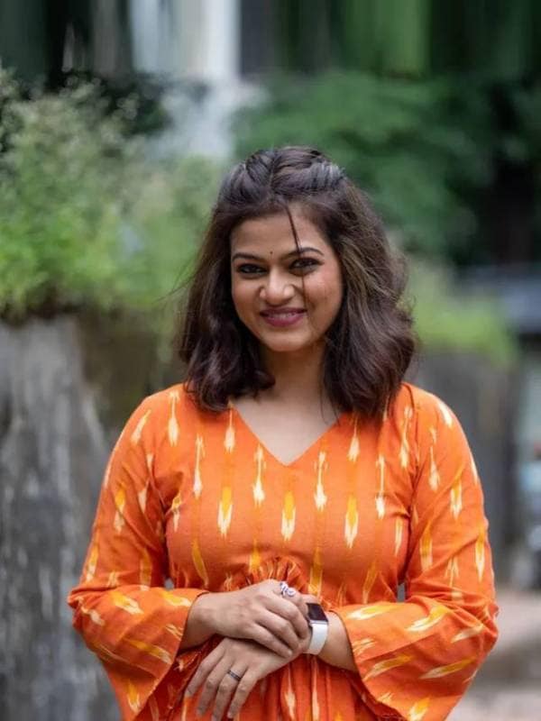 purva kaushik in trending one piece dress