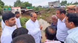 पाथर्डी, शेवगावला भेट; शेतकऱ्यांना धीर! नगरमध्ये नुकसानीचे सरसकट पंचनामे करा – विखे पाटील…