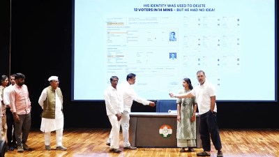 कसा झाला मतांचा घोटाळा? राहुल गांधींचे पुरावे; नाव भलत्याचं, मत भलत्याचं, वगळलं भलत्यानंच!