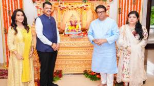 Ganeshotsav 2025: राज ठाकरे मुख्यमंत्र्यांच्या वर्षा बंगल्यावर; सपत्नीक घेतलं बाप्पाचं दर्शन, पाहा Photos