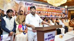 महायुतीसोबत रिपाइं, पण मुंबईत हवे २७ जागा : रामदास आठवले