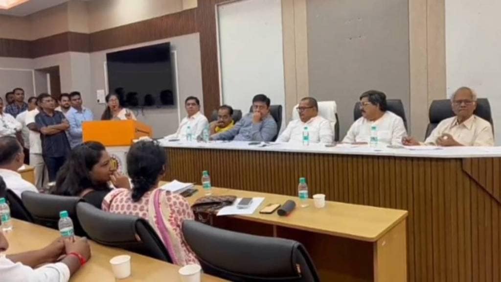The meeting was held at the government rest house Ravi Bhavan in Nagpur