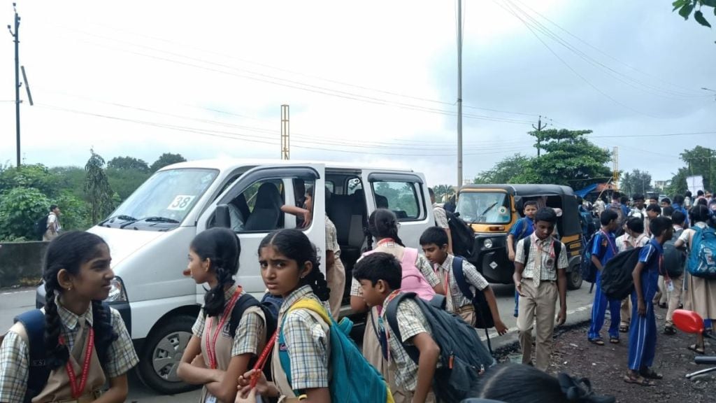 school students dangerous Transport Palghar Overcrowded rickshaws unsafe buses risk