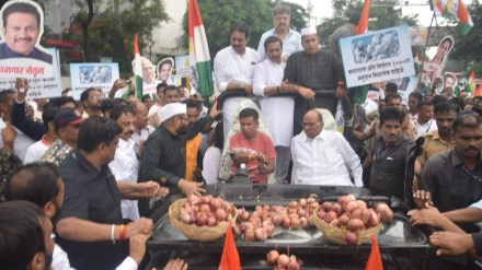 Sharad Pawar criticizes government over increase in farmer suicides