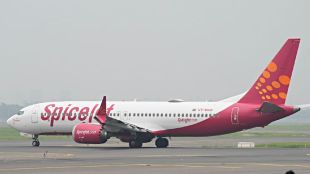 spicejet tyre mumbai airport