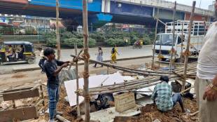 Municipal action against hawkers on the National Highway