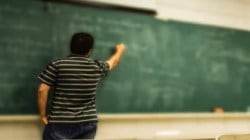 जिल्हा परिषदेतील ऑनलाईन बदल्यांचे वारे शिक्षक बँकेतही !