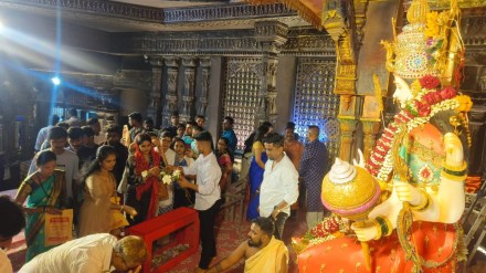 thane celebrates navratri with devotion lights and cultural events