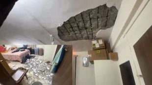 thane judge residence Thane Kopri bungalow ceiling collapse fir against pwd officials