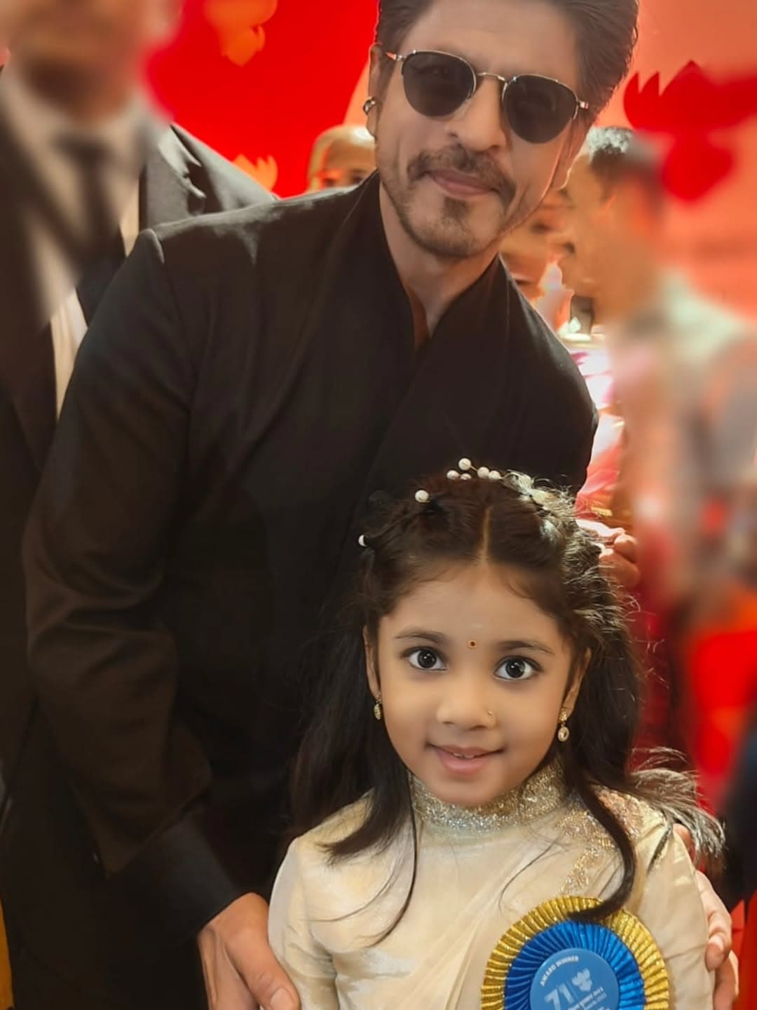 child actor treesha thosar meet shah rukh khan and other bollywood stars
