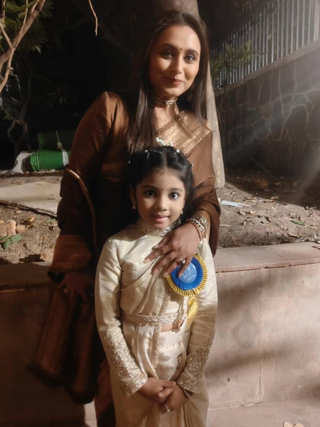 child actor treesha thosar meet shah rukh khan and other bollywood stars