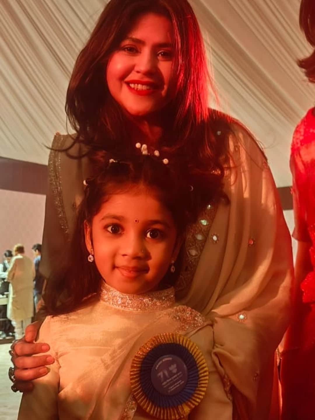 child actor treesha thosar meet shah rukh khan and other bollywood stars