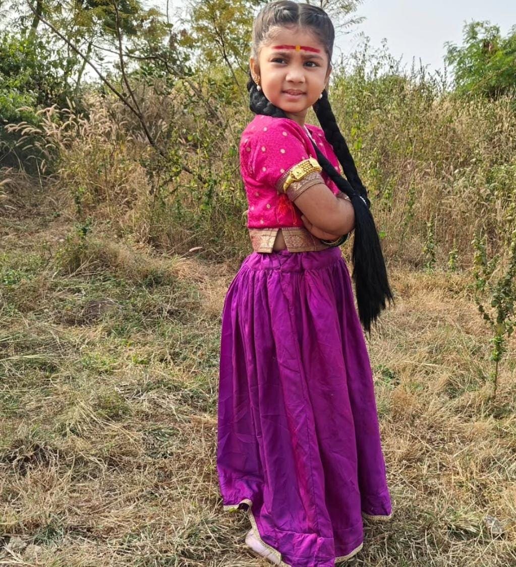 child actor treesha thosar meet shah rukh khan and other bollywood stars