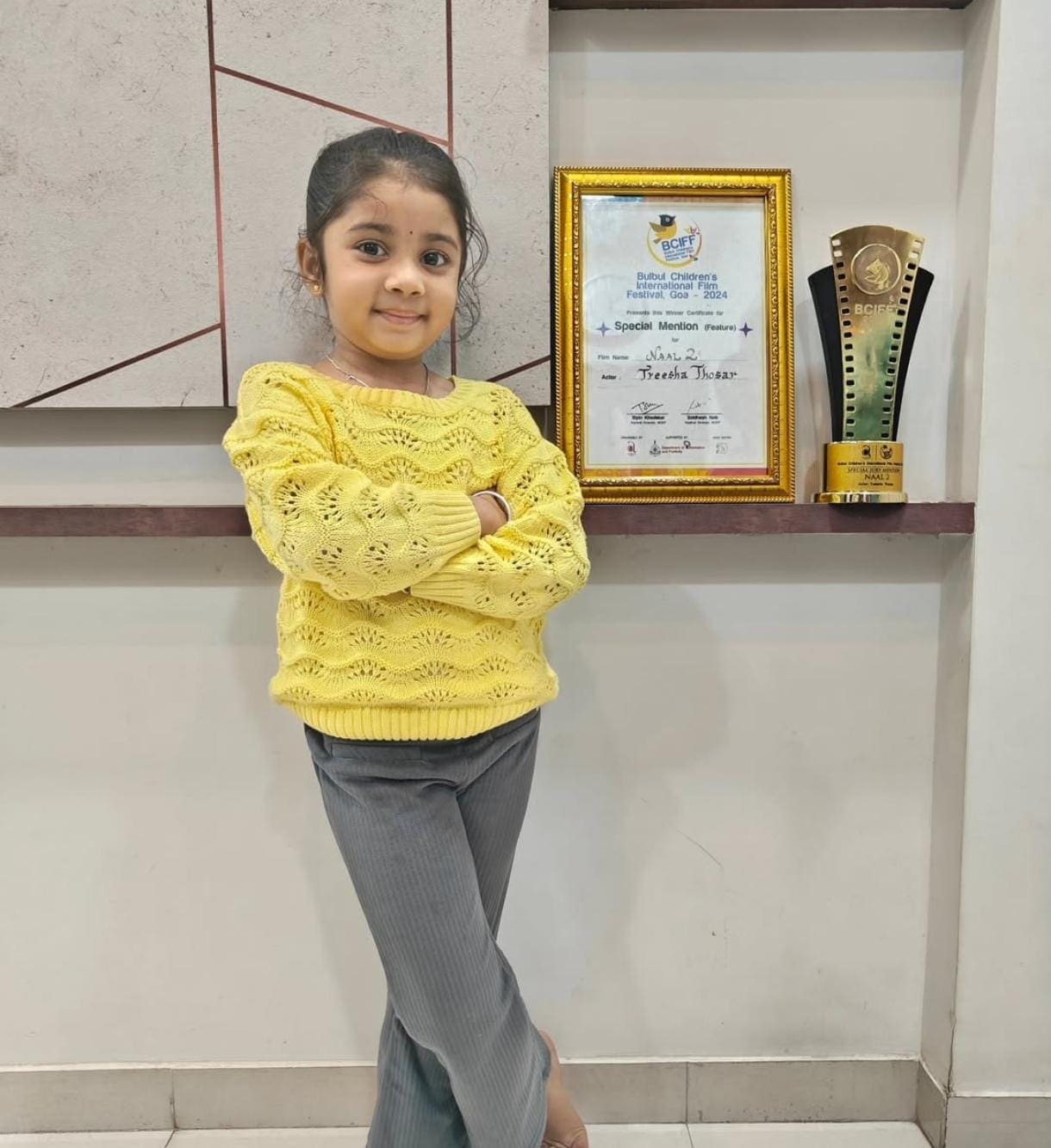 child actor treesha thosar meet shah rukh khan and other bollywood stars