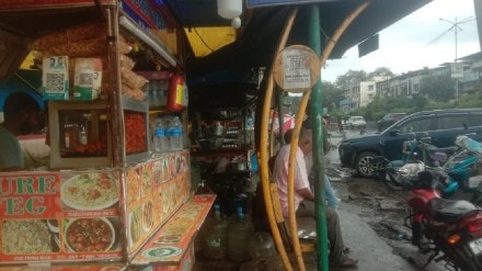 Bus stops built for passengers are under attack from encroachments vasai news