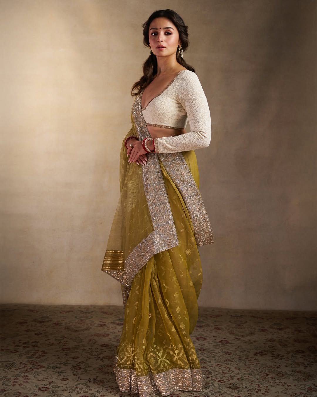 alia bhatt yellow banarasi saree photoshoot