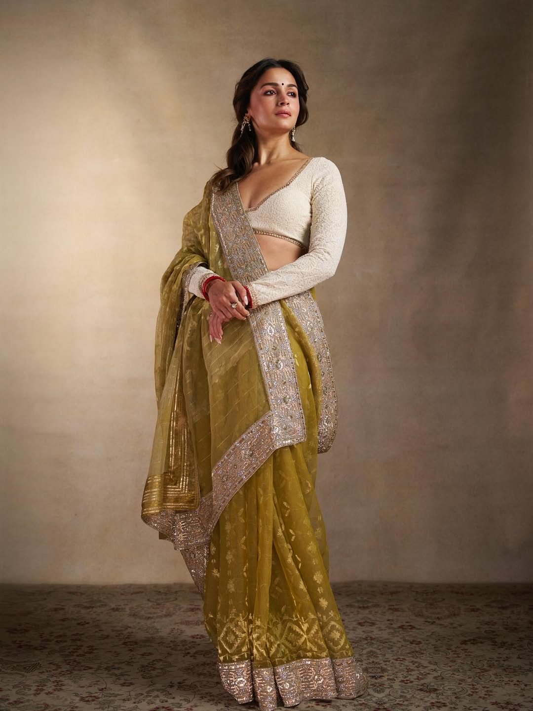 alia bhatt yellow banarasi saree photoshoot
