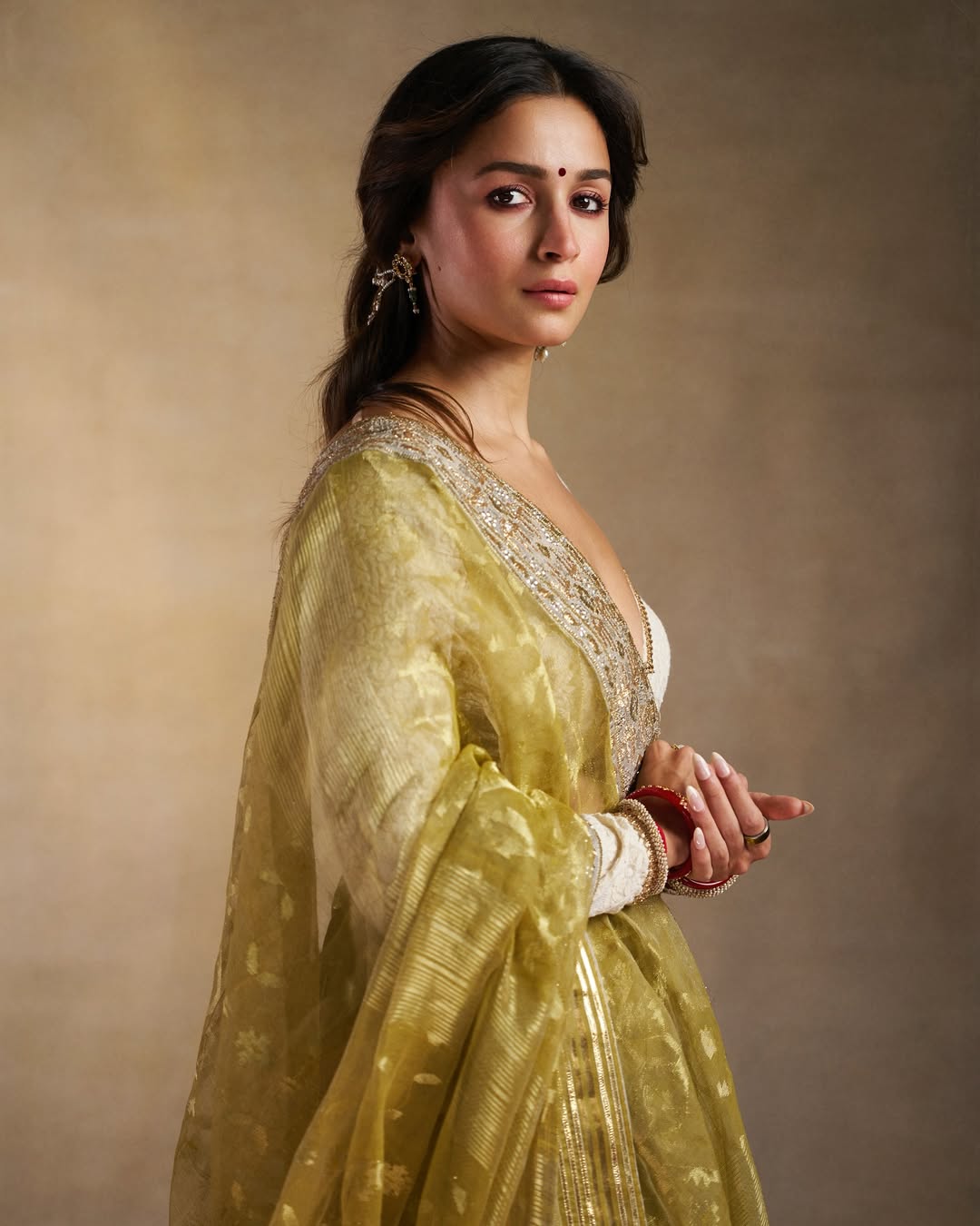 alia bhatt yellow banarasi saree photoshoot