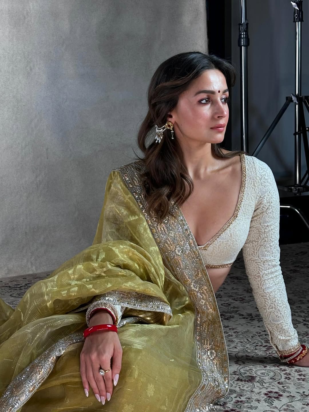 alia bhatt yellow banarasi saree photoshoot