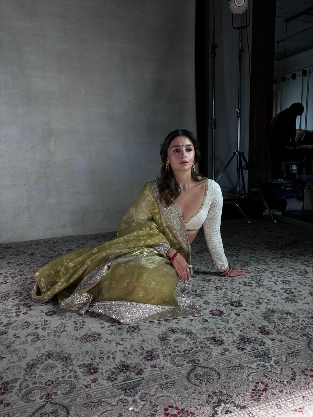alia bhatt yellow banarasi saree photoshoot