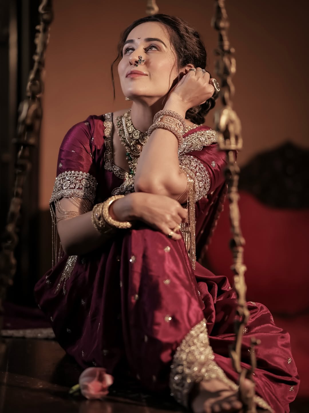 Tejaswini Lonari purpul nauvari saree
