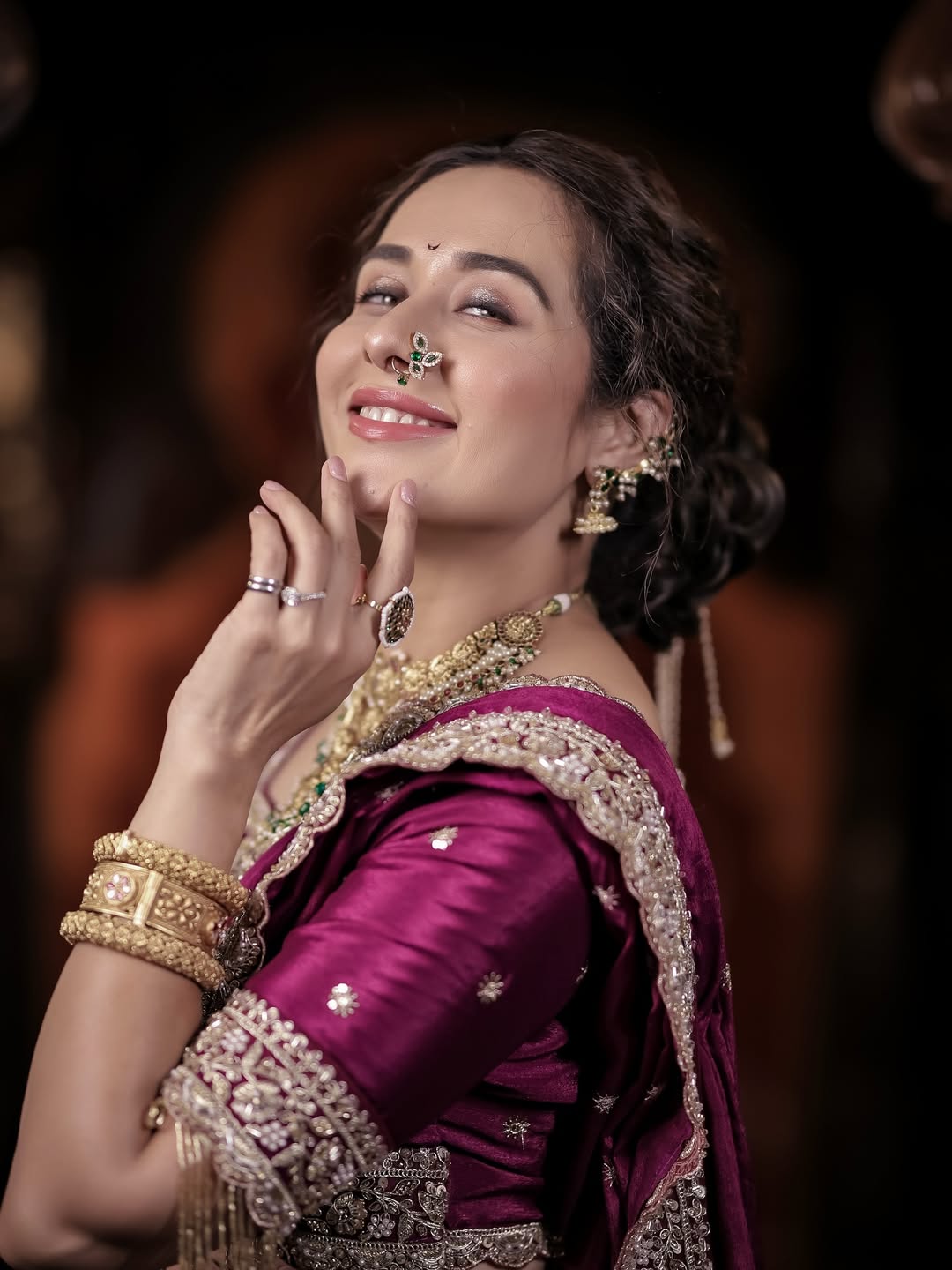 Tejaswini Lonari purpul nauvari saree