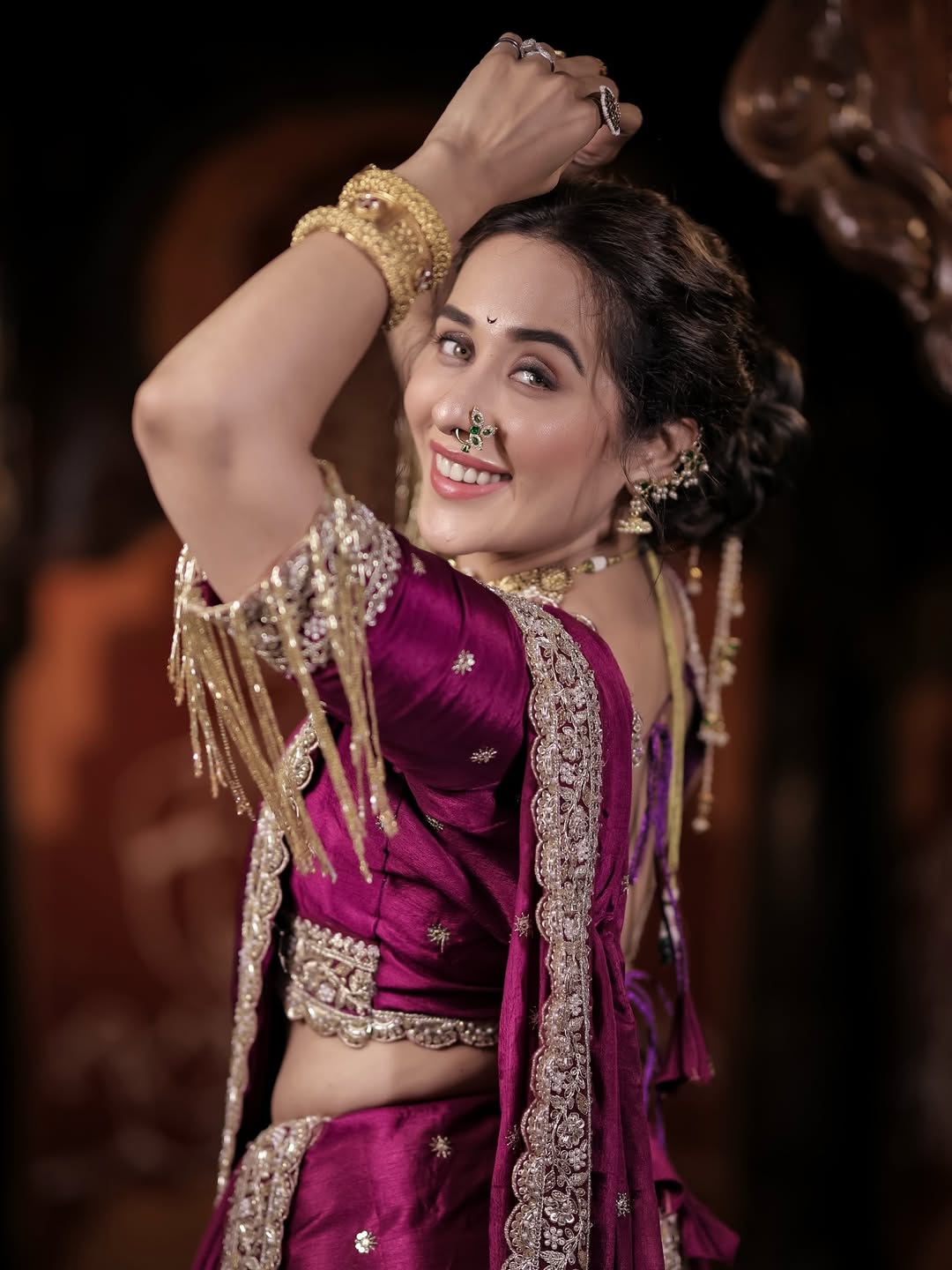 Tejaswini Lonari purpul nauvari saree