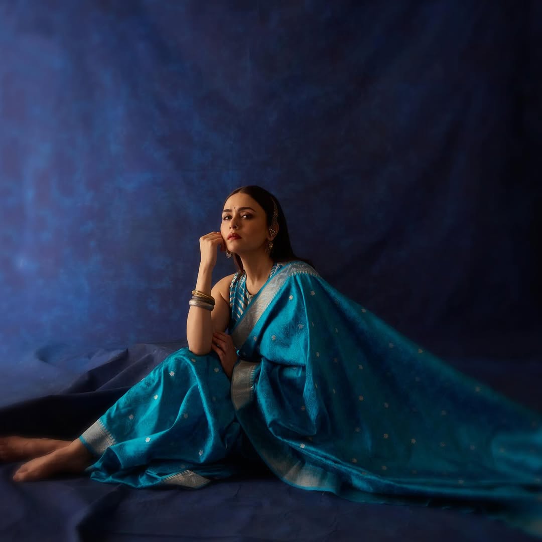 amruta Khanvilkar 