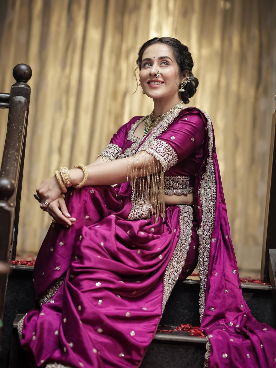 Tejaswini Lonari purpul nauvari saree