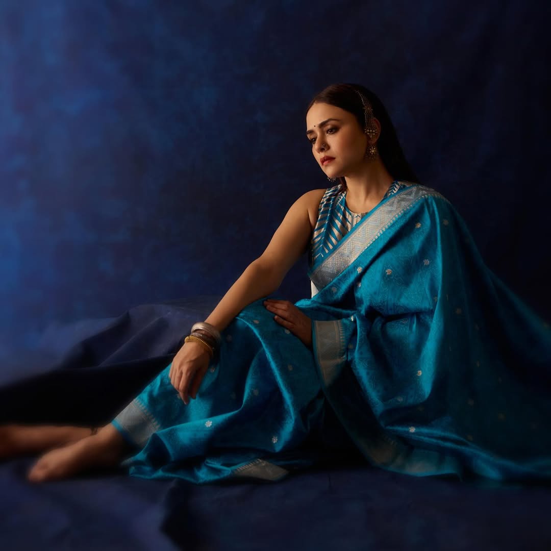 amruta Khanvilkar 