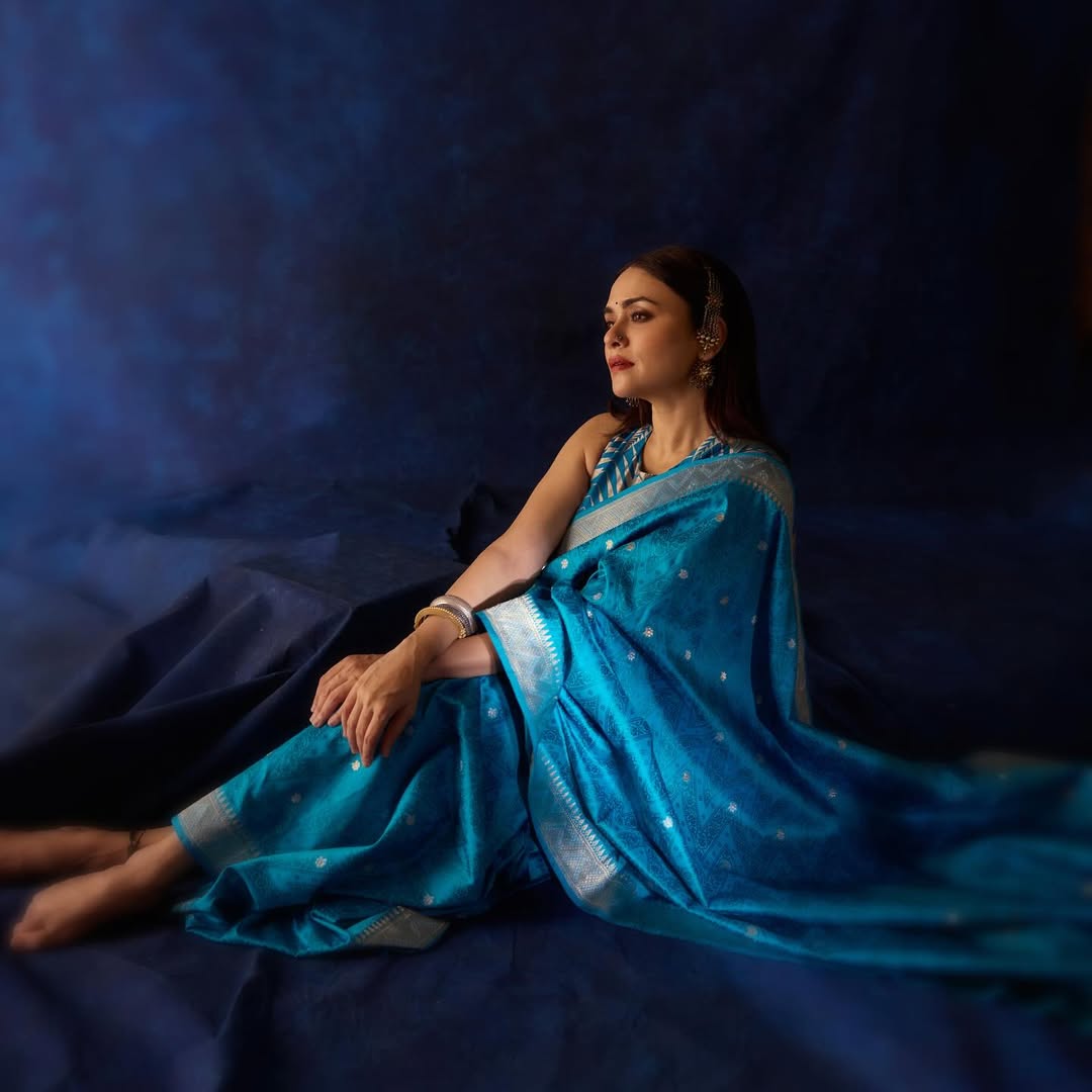 amruta Khanvilkar 