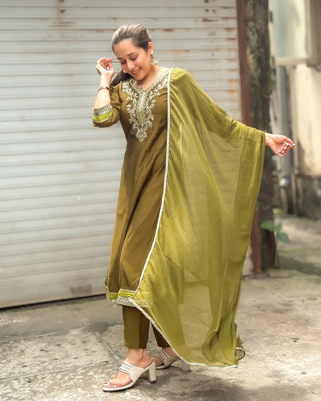 Marathi actress tejaswini lonari
