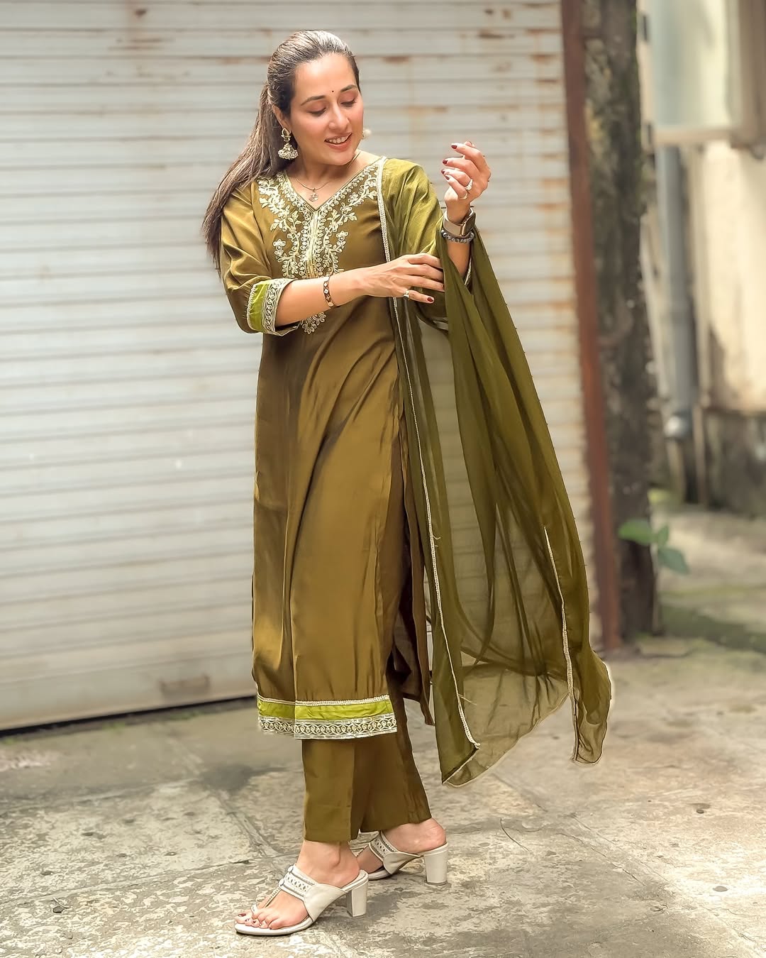 Marathi actress tejaswini lonari