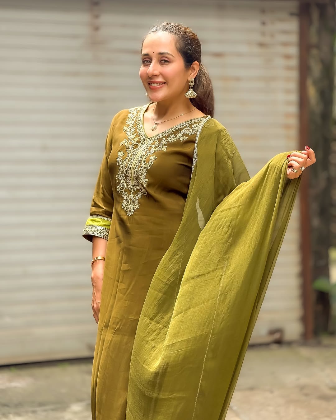 Marathi actress tejaswini lonari