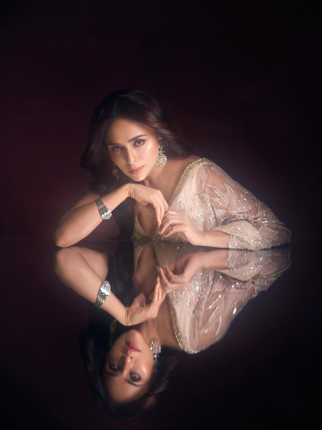 Amruta Khanvilkar royal saree look