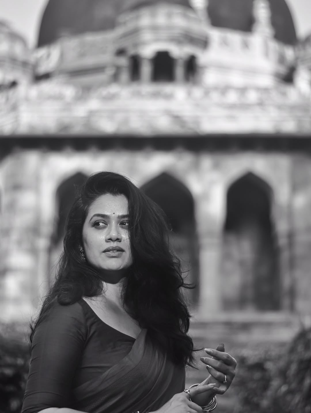 Girija Oak Godbole photoshoot at historical place