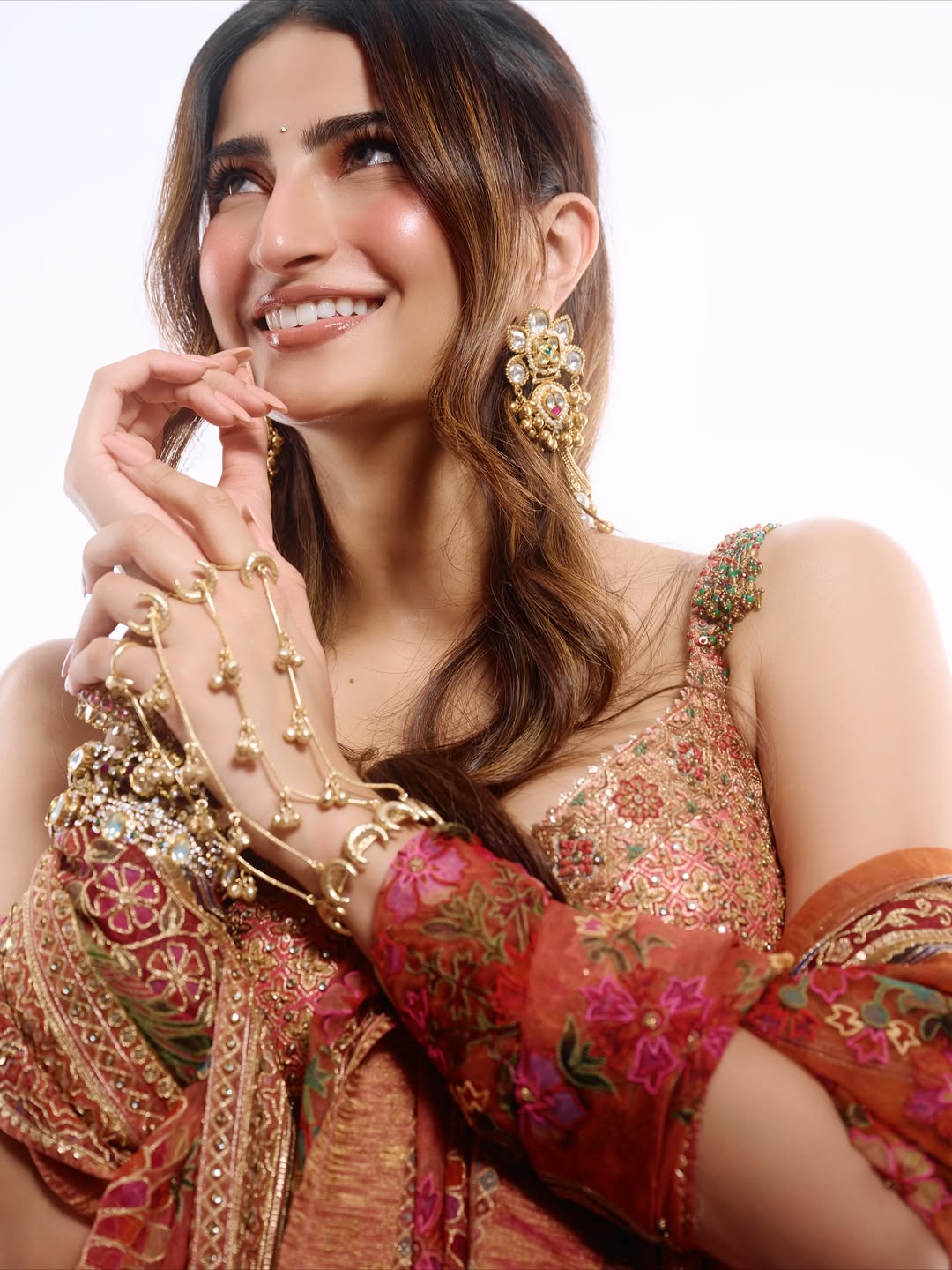 palak tiwari traditional look