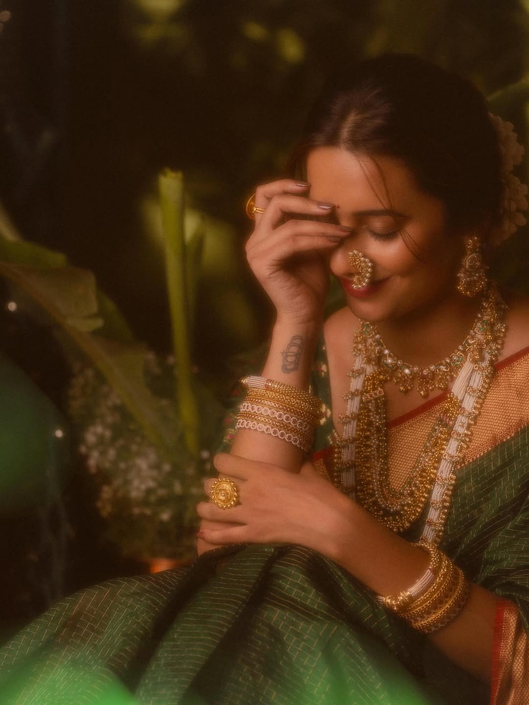 shivani surve diwali photoshoot