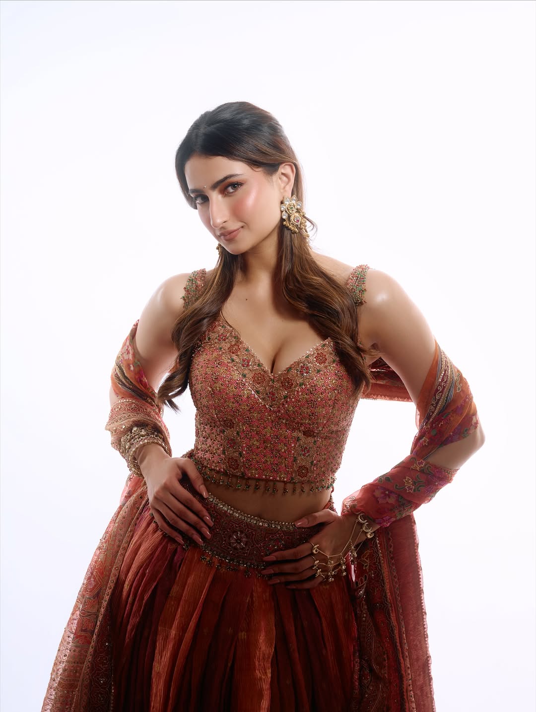 palak tiwari traditional look