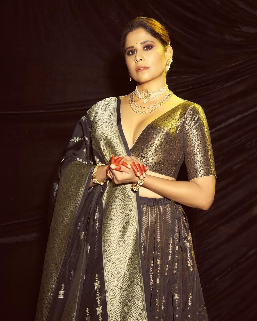 Sai Tamhankar Dhanteras look