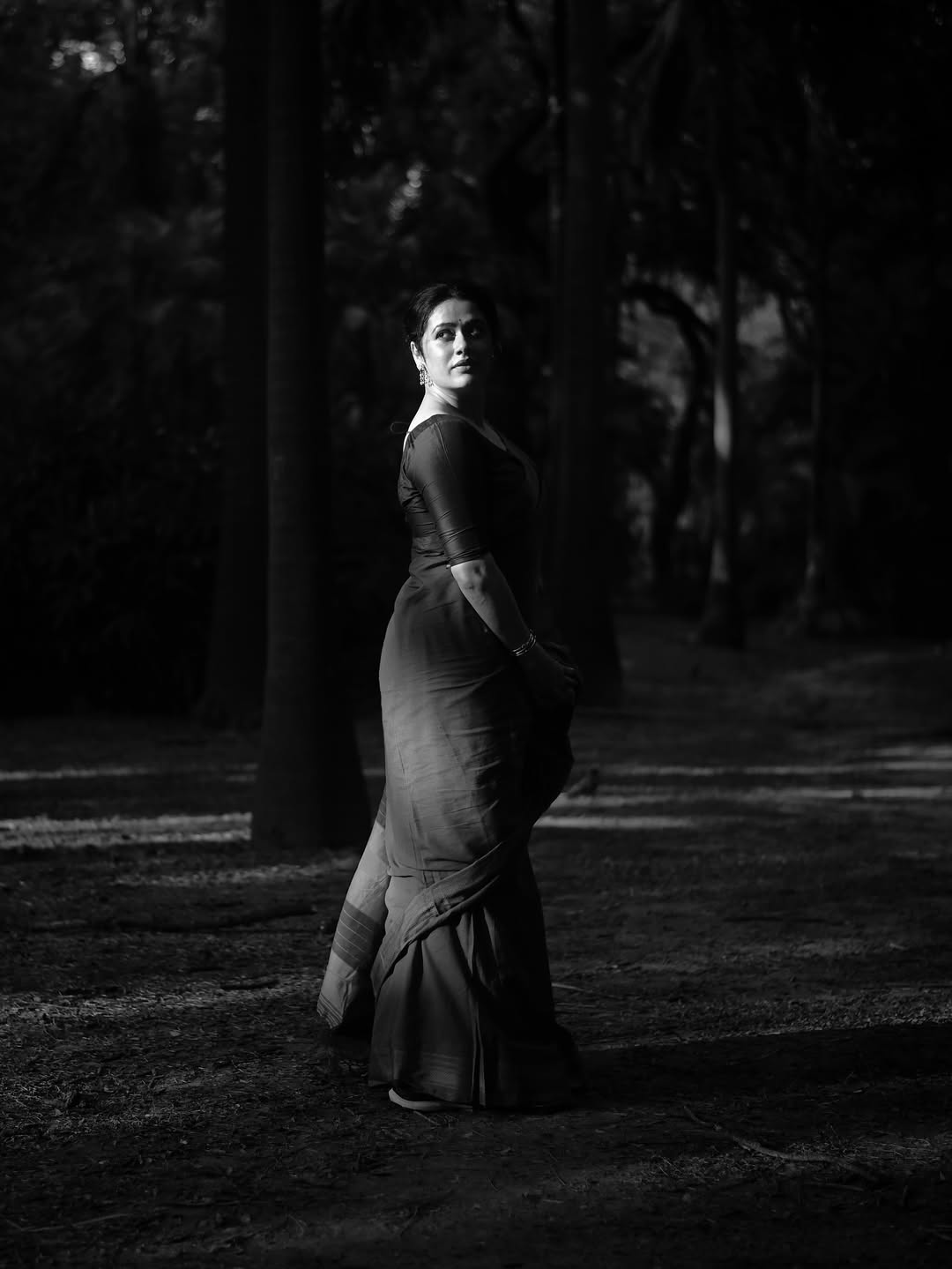 Girija Oak Godbole photoshoot at historical place