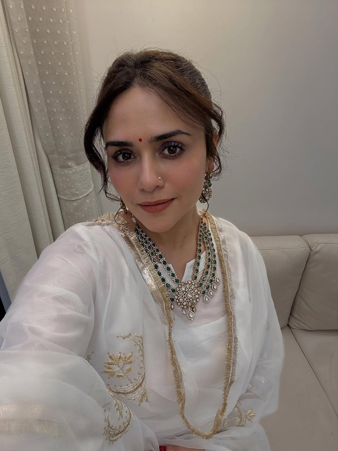 Amruta Khanvilkar stylish photoshoot