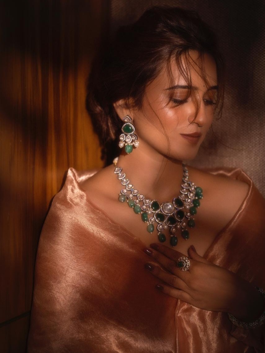 shivani surve diwali photoshoot