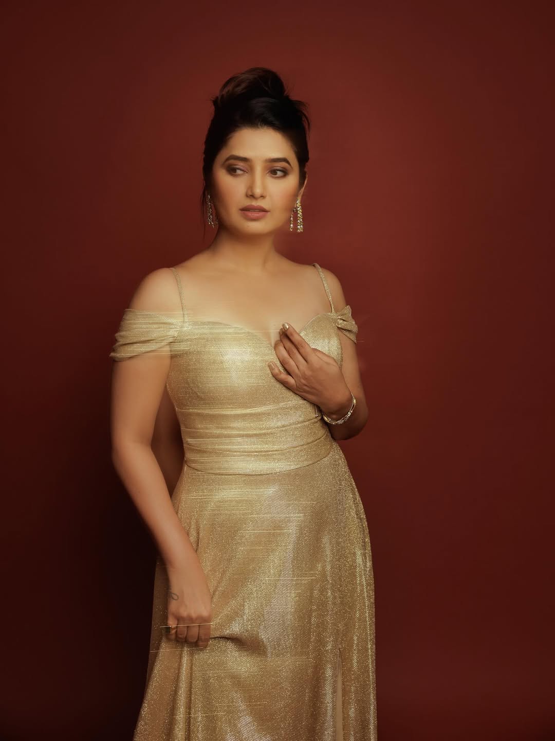 prajakta mali golden gown look