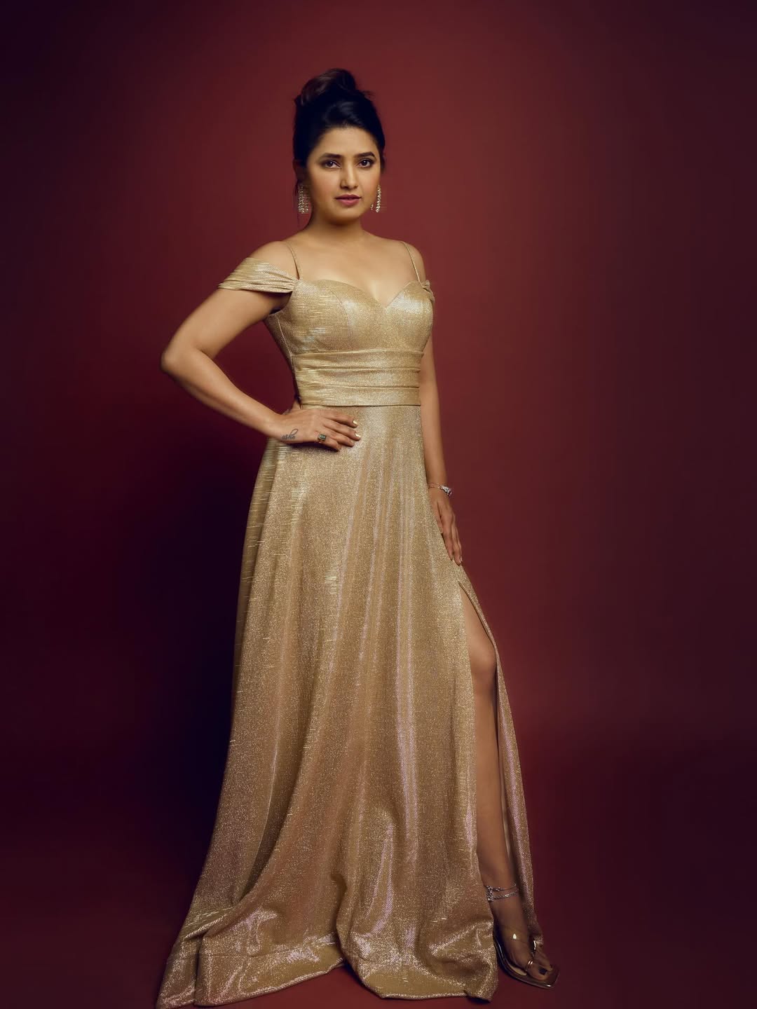 prajakta mali golden gown look