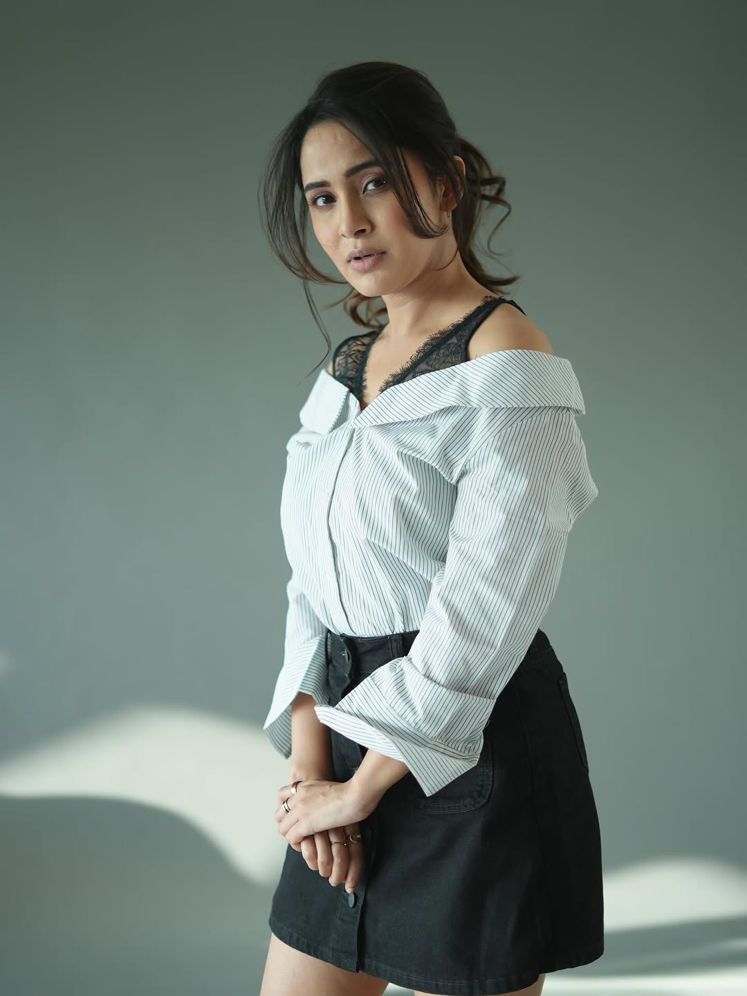 anushka sarkate bold photoshoot