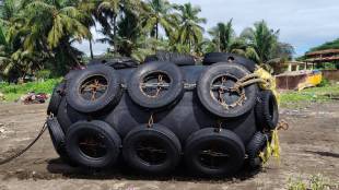 A buoy with four wheeler tires has been washed away at the lower Jeevan Port shrivardhan