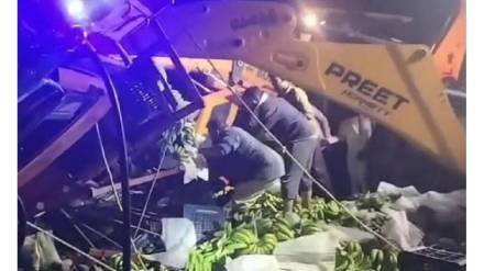 A cargo vehicle overturned at high speed in Buldhana district